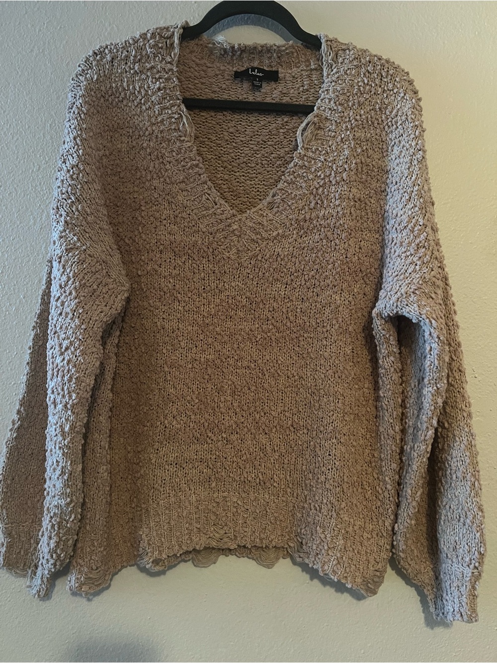 Lulu’s Distressed V-Neck Oversized Boucle Knit Sweater Size S